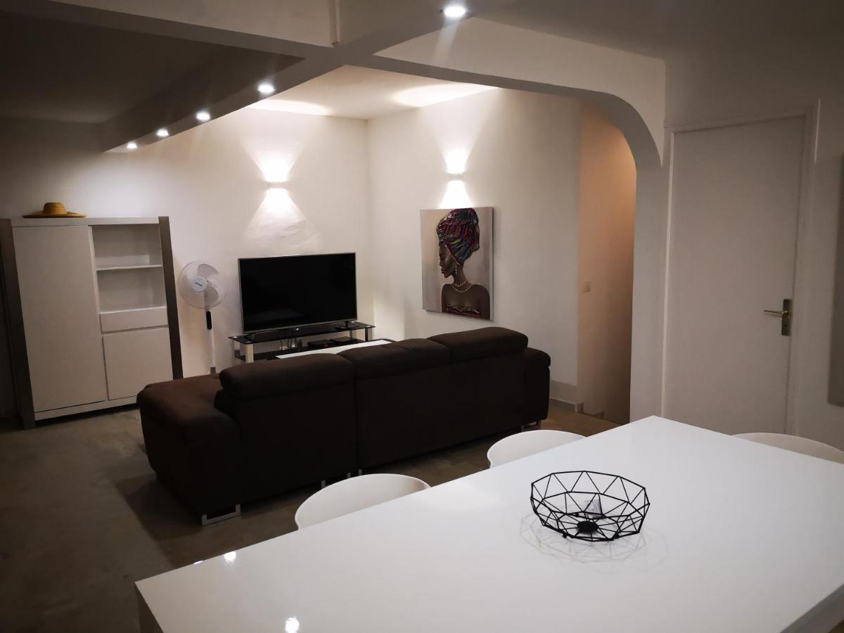 Appartement Saint Gilles Les Bains Exterior foto