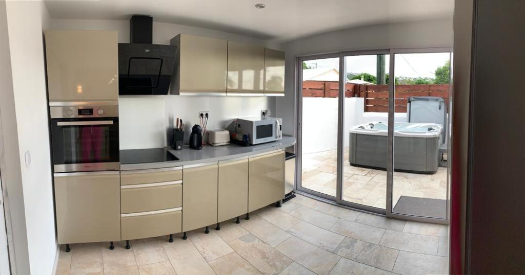 Appartement Saint Gilles Les Bains Exterior foto